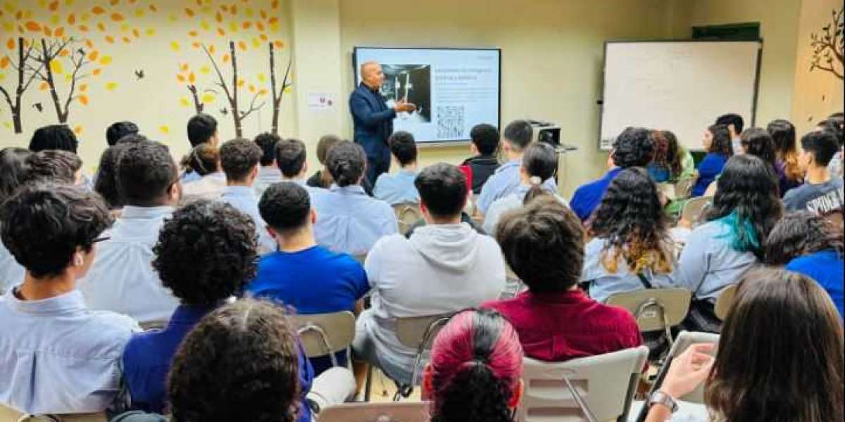 Seminario de Inteligencia Artificial en University Gardens en San Juan